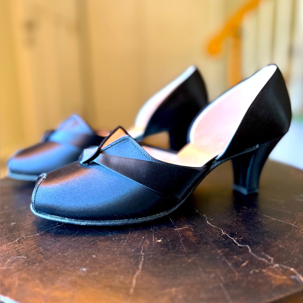 Vintage Daniel Green Black Satin Women's Heels